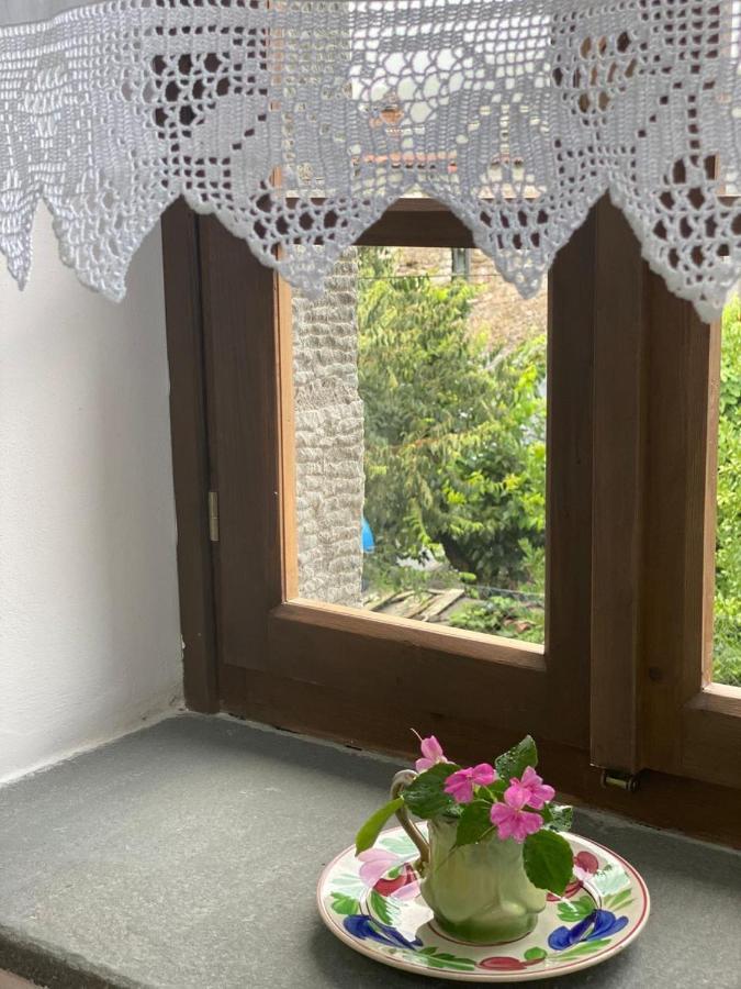 House Of Roses Permet Luaran gambar